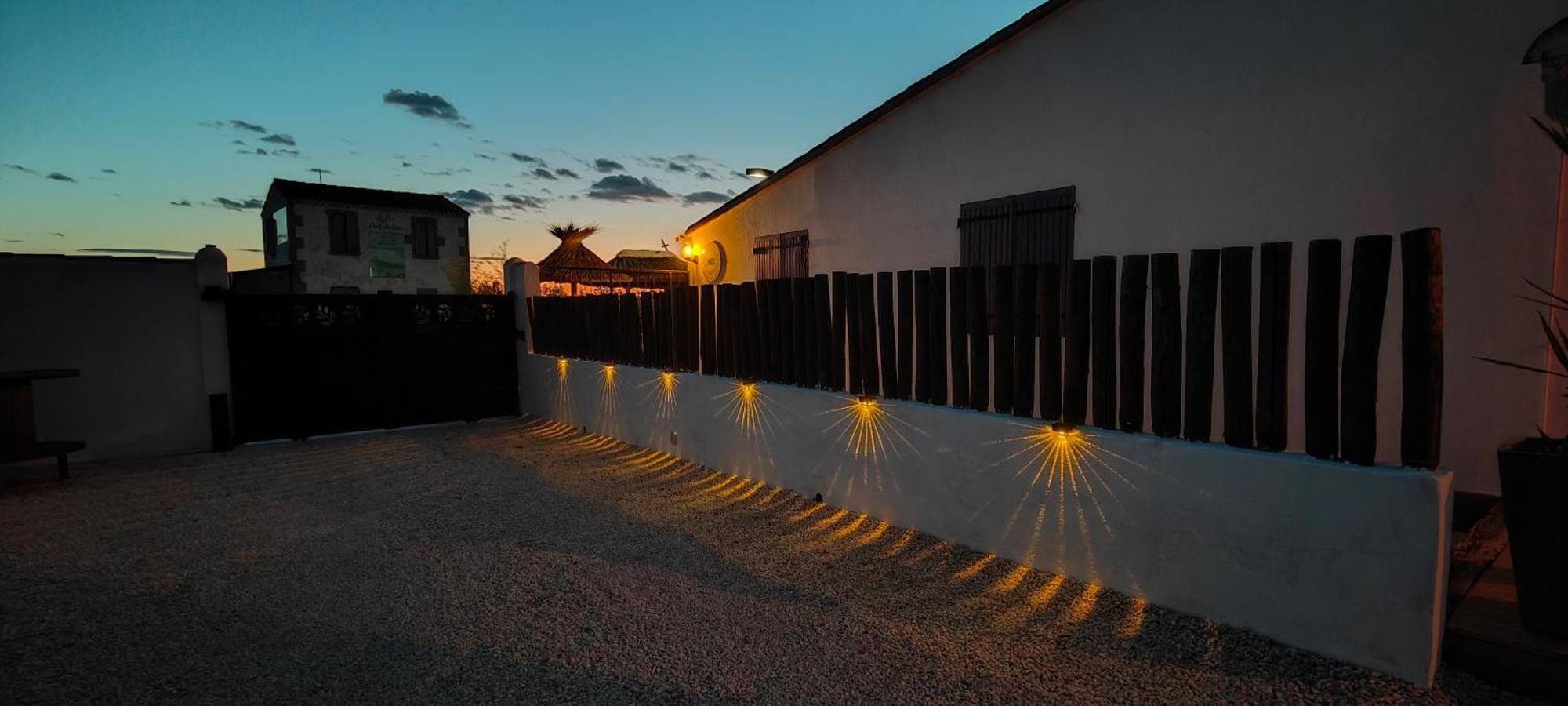 Aparthotel Logis Le Nid Du Pont De Gau Saintes-Maries-de-la-Mer Exterior foto